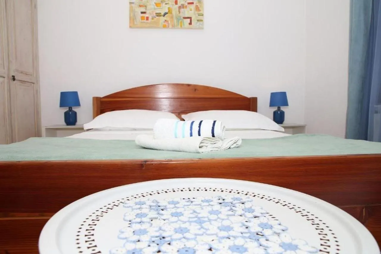 Apartment In Trogir With Sea View, Terrace, Air Conditioning, W-Lan 5065-1 0*,