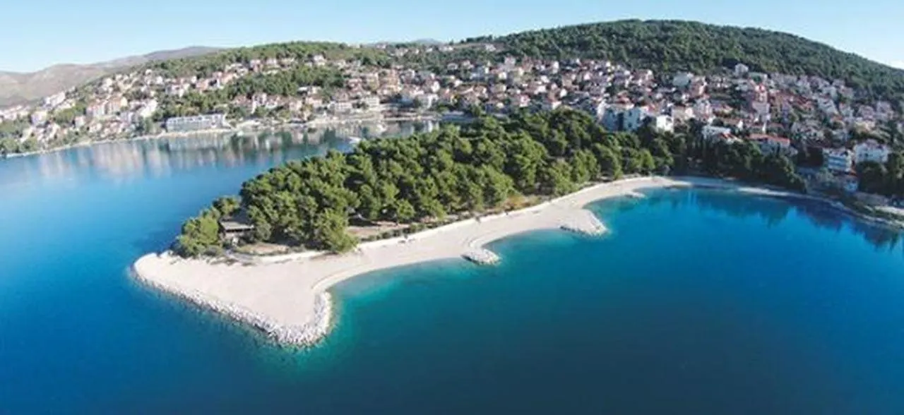 Apartment In Trogir With Sea View, Terrace, Air Conditioning, W-Lan 5065-1 0*,  Croatia